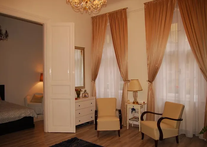 Balazs Apartment - Oktogon